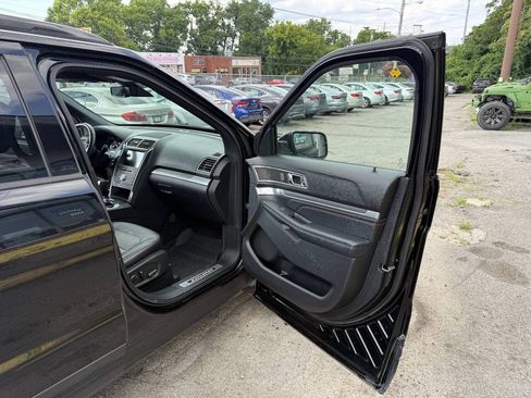 Used 2018 Ford Explorer Sport w/ Equipment Group 401A AWD/4WD image 16