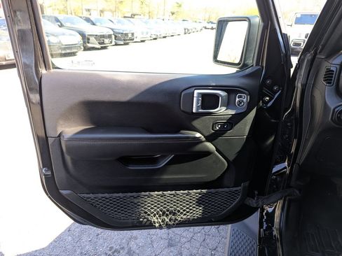Used 2021 Jeep Gladiator Overland AWD/4WD image 11