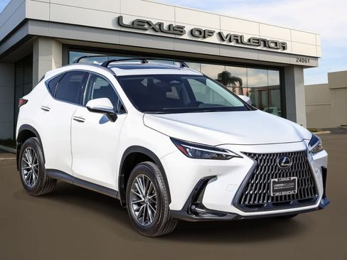 Certified 2025 Lexus NX 250 FWD w/ Premium Package image 5