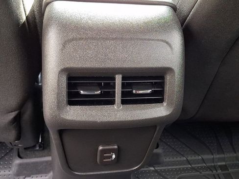Certified 2023 Chevrolet Equinox LT AWD/4WD image 11