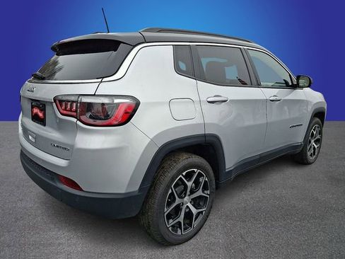 Used 2024 Jeep Compass Limited image 4