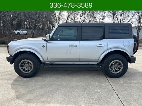 Used 2022 Ford Bronco Outer Banks image 2