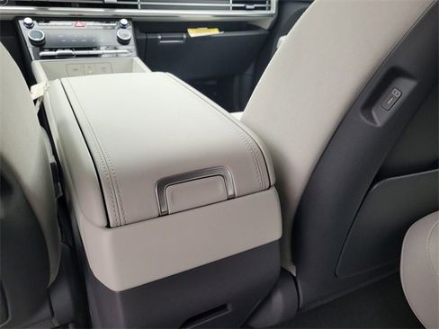 New 2026 Hyundai Santa Fe SE image 13