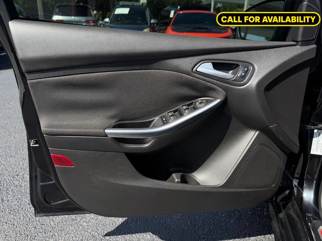 Used 2017 Ford Focus ST FWD image 13