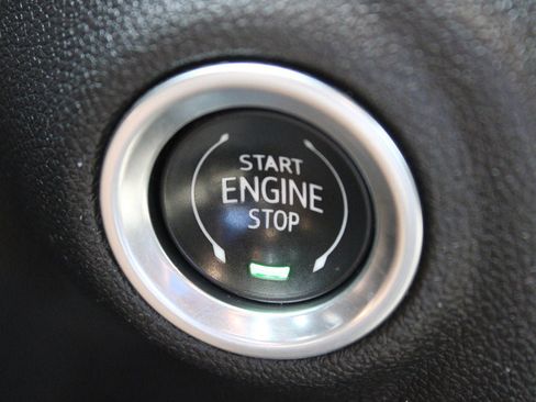 Used 2020 GMC Sierra 1500 Elevation w/ Elevation Value Package image 8