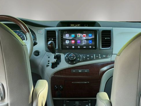 Used 2011 Toyota Sienna Limited w/ Premium Pkg FWD image 25