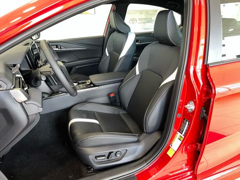 New 2026 Toyota Camry SE w/ Convenience Package FWD image 13