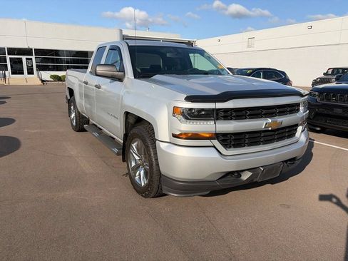 Used 2018 Chevrolet Silverado 1500 Custom w/ Custom Value Package AWD/4WD image 3