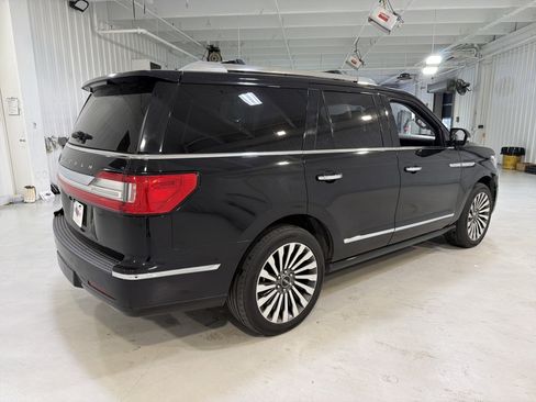 Used 2019 Lincoln Navigator Reserve image 5