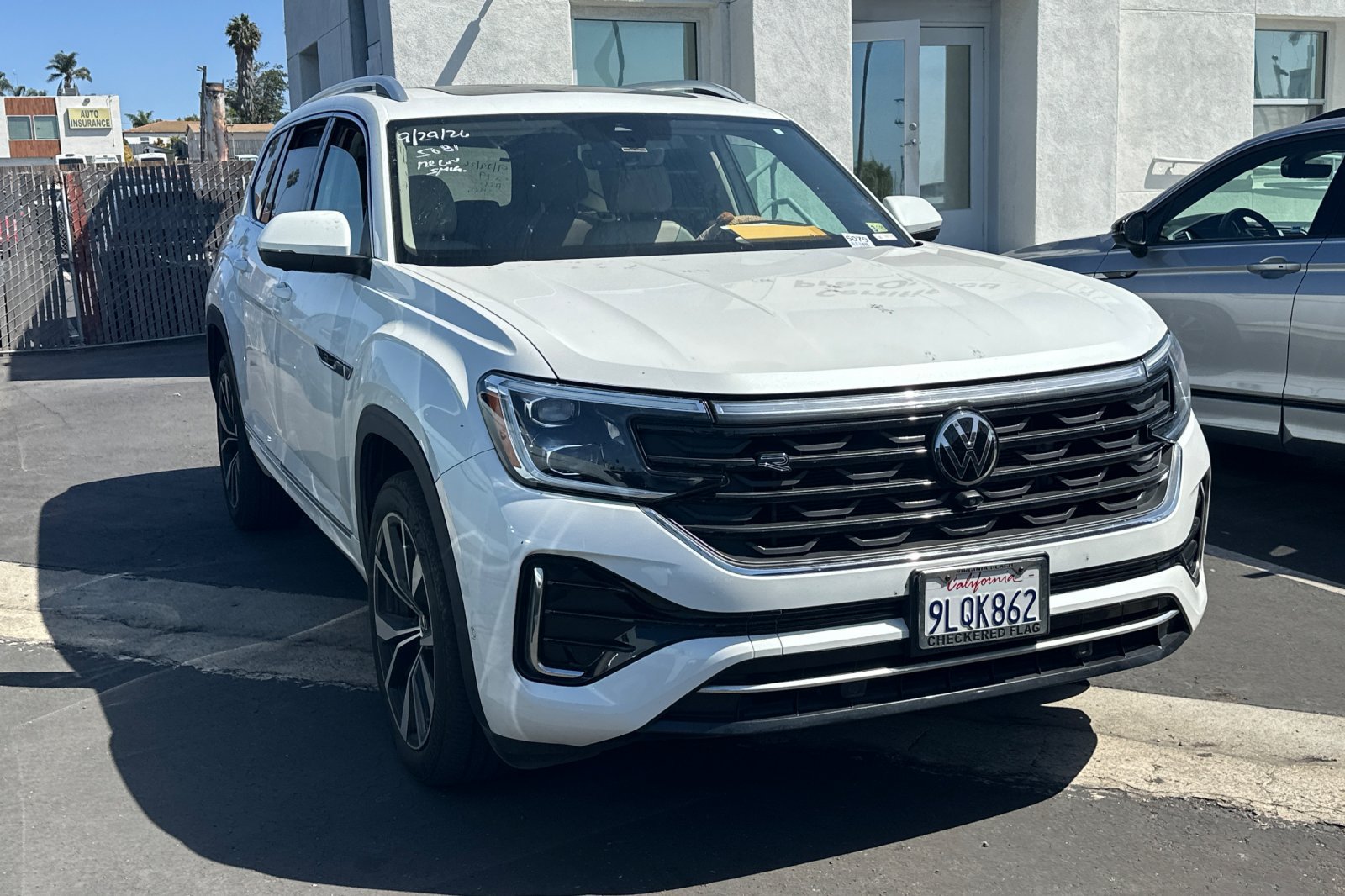 Used 2024 Volkswagen Atlas SEL Premium R-Line AWD/4WD image 2