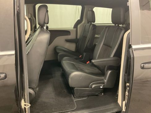 Used 2019 Dodge Grand Caravan SXT image 23