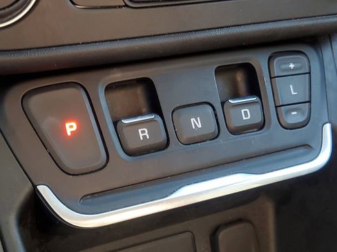 Used 2018 GMC Terrain SLE w/ Driver Convenience Package image 25