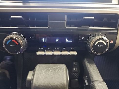 Used 2025 Toyota Tacoma TRD Sport image 23