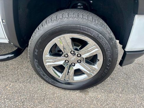 Used 2019 Chevrolet Silverado 1500 Custom w/ Custom Convenience Package AWD/4WD image 36
