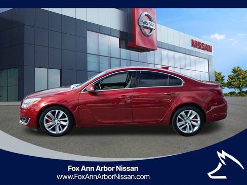 Used 2015 Buick Regal image 2