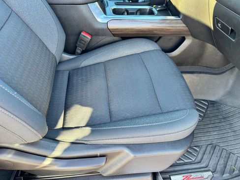 Used 2023 Chevrolet Silverado 1500 LT image 17