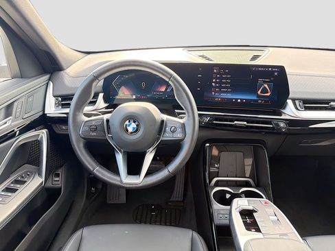Certified 2025 BMW X2 xDrive28i w/ Convenience Package image 20