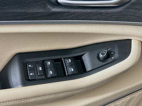 Used 2021 Jeep Grand Cherokee L Limited w/ Luxury Tech Group II image 15