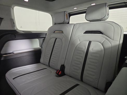 Used 2023 Rivian R1S Adventure AWD/4WD image 22