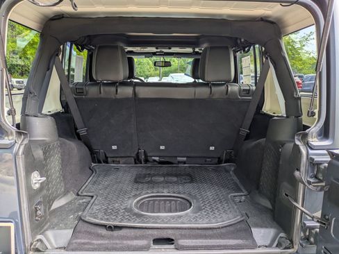 Used 2018 Jeep Wrangler Unlimited Sport AWD/4WD image 30