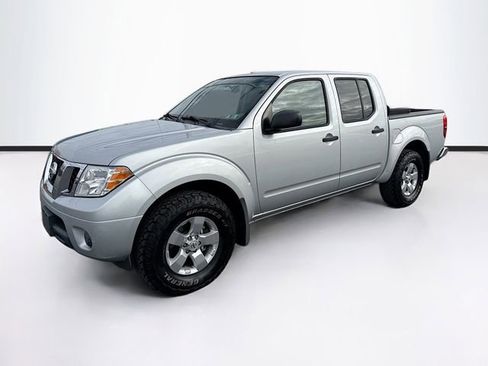 Used 2012 Nissan Frontier SV w/ SV Premium Utility Pkg image 3