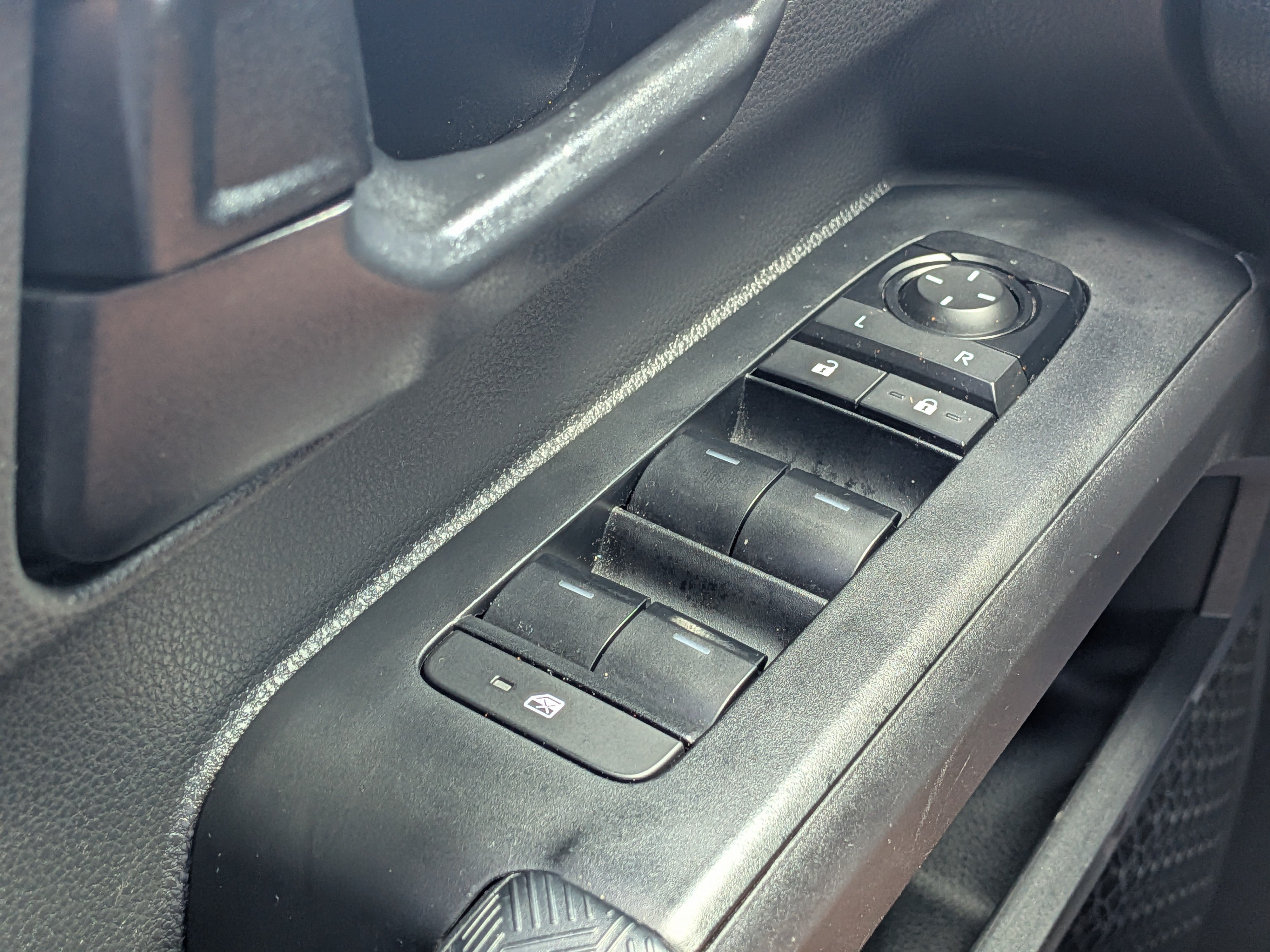 Used 2024 Toyota Tacoma SR5 AWD/4WD image 22