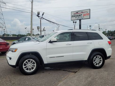 Used 2018 Jeep Grand Cherokee Laredo AWD/4WD image 1