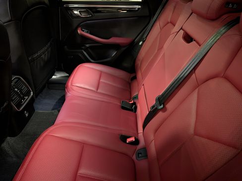 Certified 2025 Porsche Macan S AWD/4WD image 65