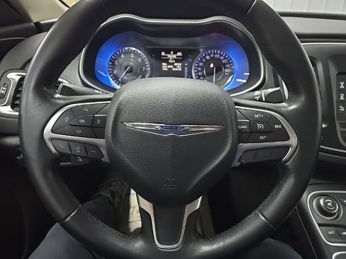 Used 2015 Chrysler 200 Limited w/ Convenience Group FWD image 18
