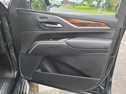 Used 2023 Cadillac Escalade ESV Premium Luxury AWD/4WD image 9