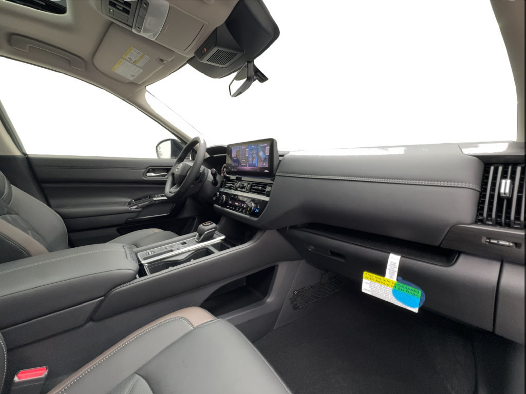 Used 2026 Nissan Pathfinder Platinum w/ Cargo Package FWD image 37