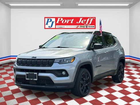 Certified 2022 Jeep Compass Altitude w/ Convenience Group image 1