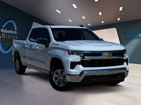 Used 2025 Chevrolet Silverado 1500 LT image 3