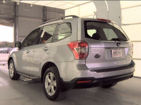 Used 2015 Subaru Forester 2.5i w/ Alloy Wheel Package AWD/4WD image 2