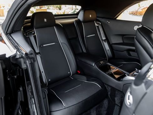 Certified 2018 Rolls-Royce Dawn image 24