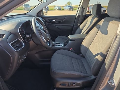 Used 2024 Chevrolet Equinox LT image 9