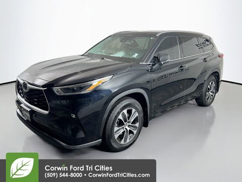 Used 2021 Toyota Highlander XLE image 5