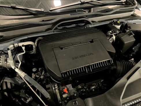 Certified 2025 Honda Pilot Touring image 32