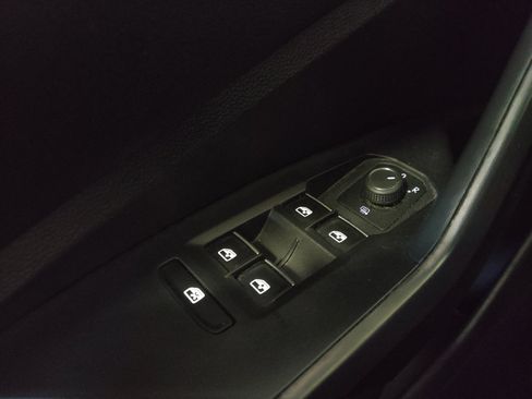 Used 2023 Volkswagen Jetta SE w/ Panoramic Sunroof Package FWD image 27
