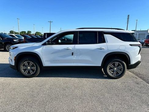 New 2026 Chevrolet Traverse LT w/ LPO, Floor Liner Package FWD image 2