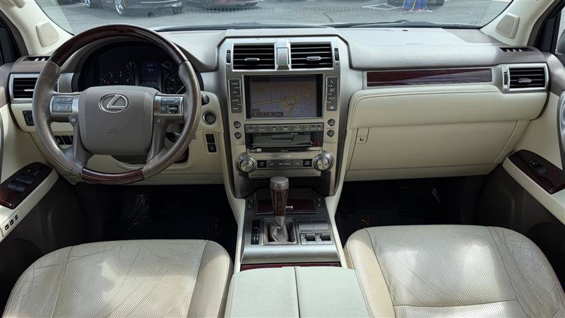 Used 2019 Lexus GX 460 Premium w/ Premium Package AWD/4WD image 16