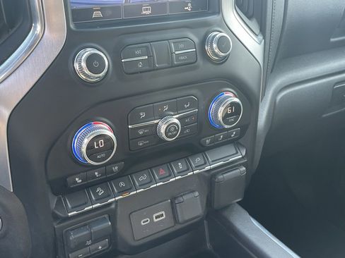 Used 2021 GMC Sierra 1500 SLT w/ SLT Premium Package image 17