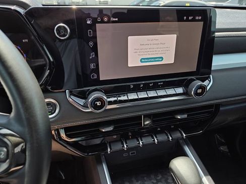 Used 2024 Chevrolet Colorado LT w/ LT Convenience Package RWD image 23