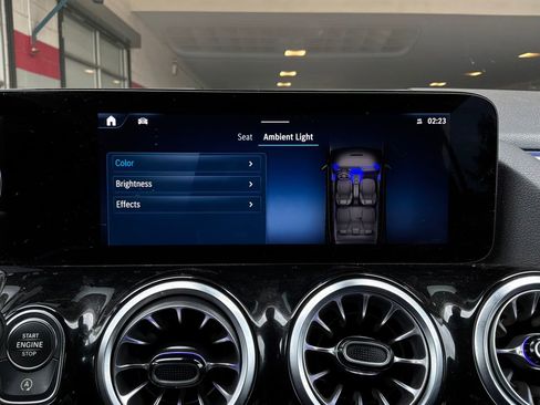 Used 2025 Mercedes-Benz GLA 250 image 35