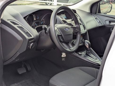 Used 2018 Ford Focus SE image 12