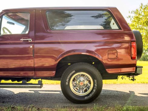 Used 1995 Ford Bronco XLT AWD/4WD image 3