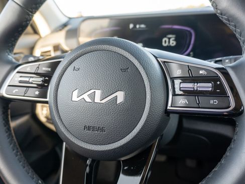 Used 2025 Kia Seltos S AWD/4WD image 28