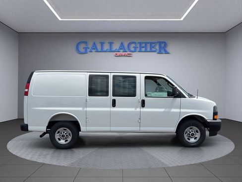 New 2026 GMC Savana 2500 w/ Driver Convenience Package RWD image 3
