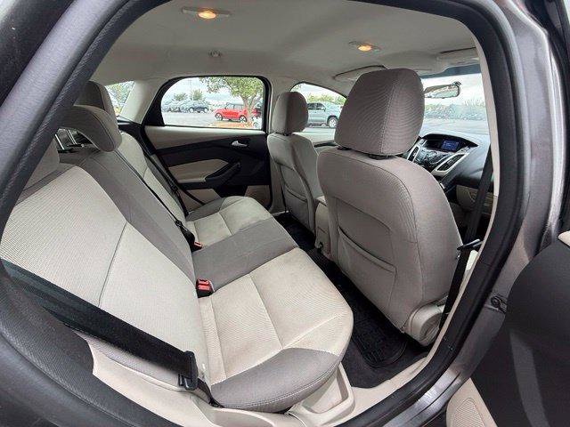 Used 2014 Ford Focus SE FWD image 4