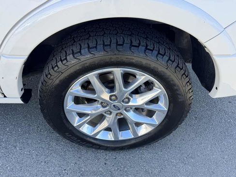 Used 2016 Ford Expedition Limited w/ Equipment Group 301A image 41